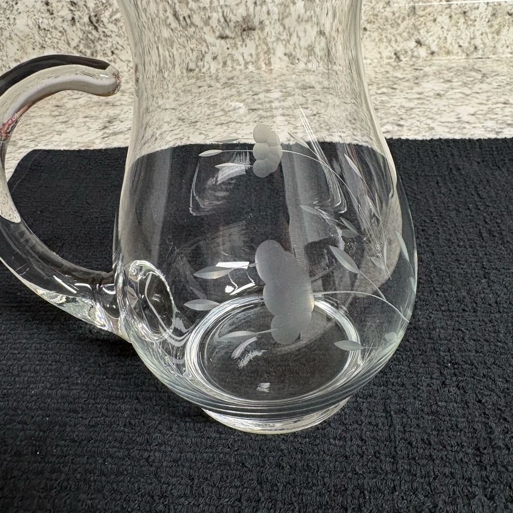 Princess House Heritage Crystal Pitcher with applied handle & ice lip - Picture 9 of 10
